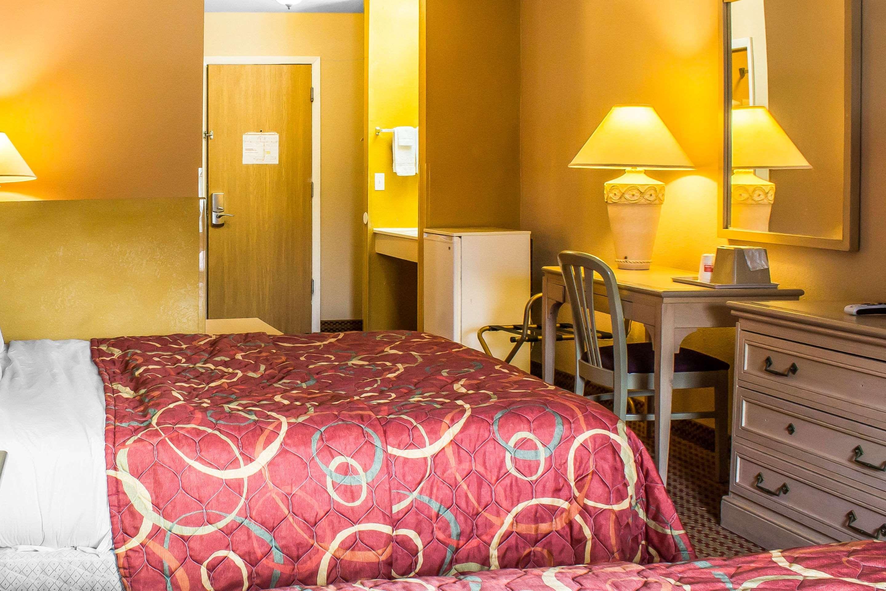 Econo Lodge Inn & Suites Walnut Esterno foto