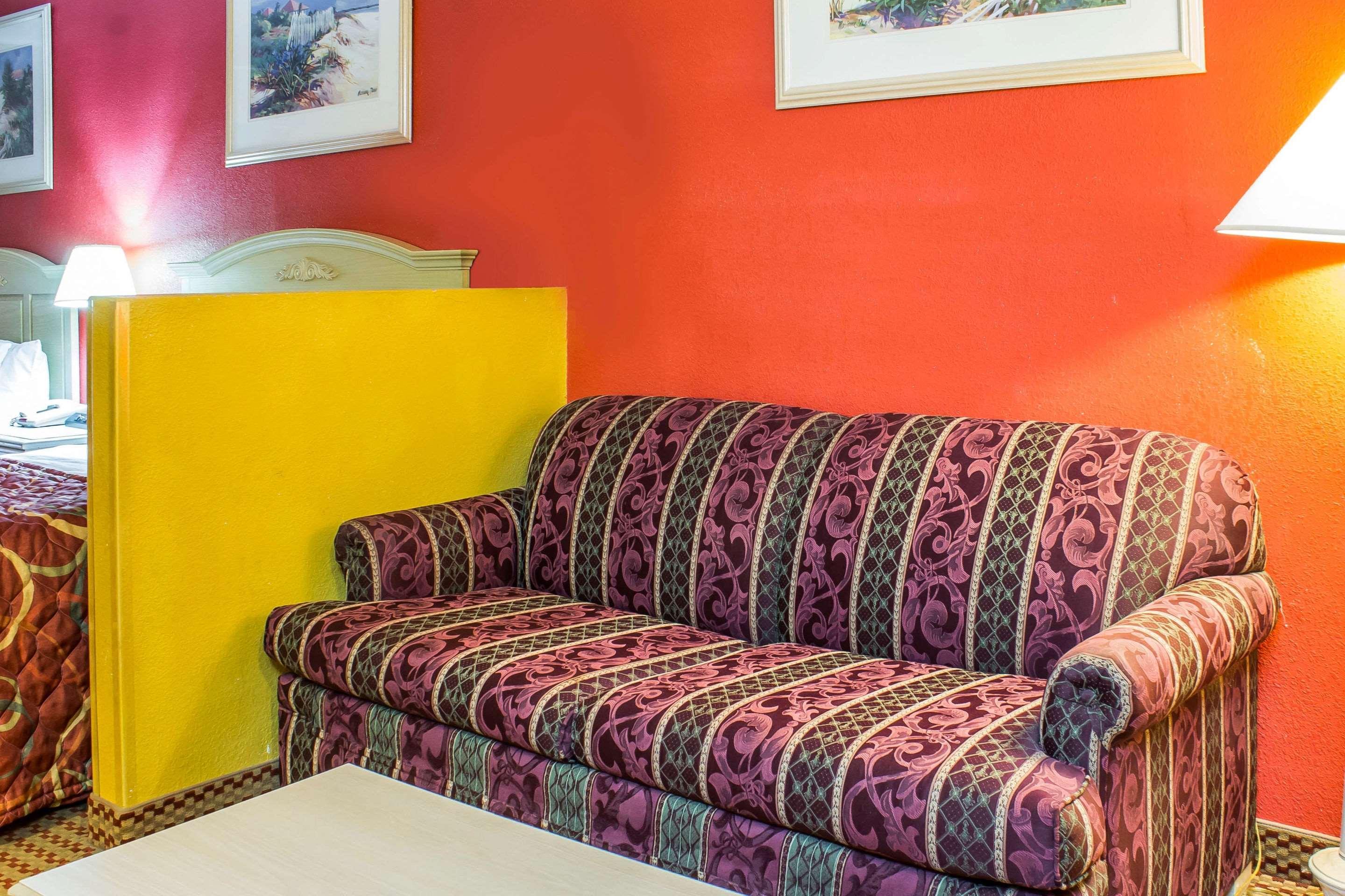 Econo Lodge Inn & Suites Walnut Esterno foto