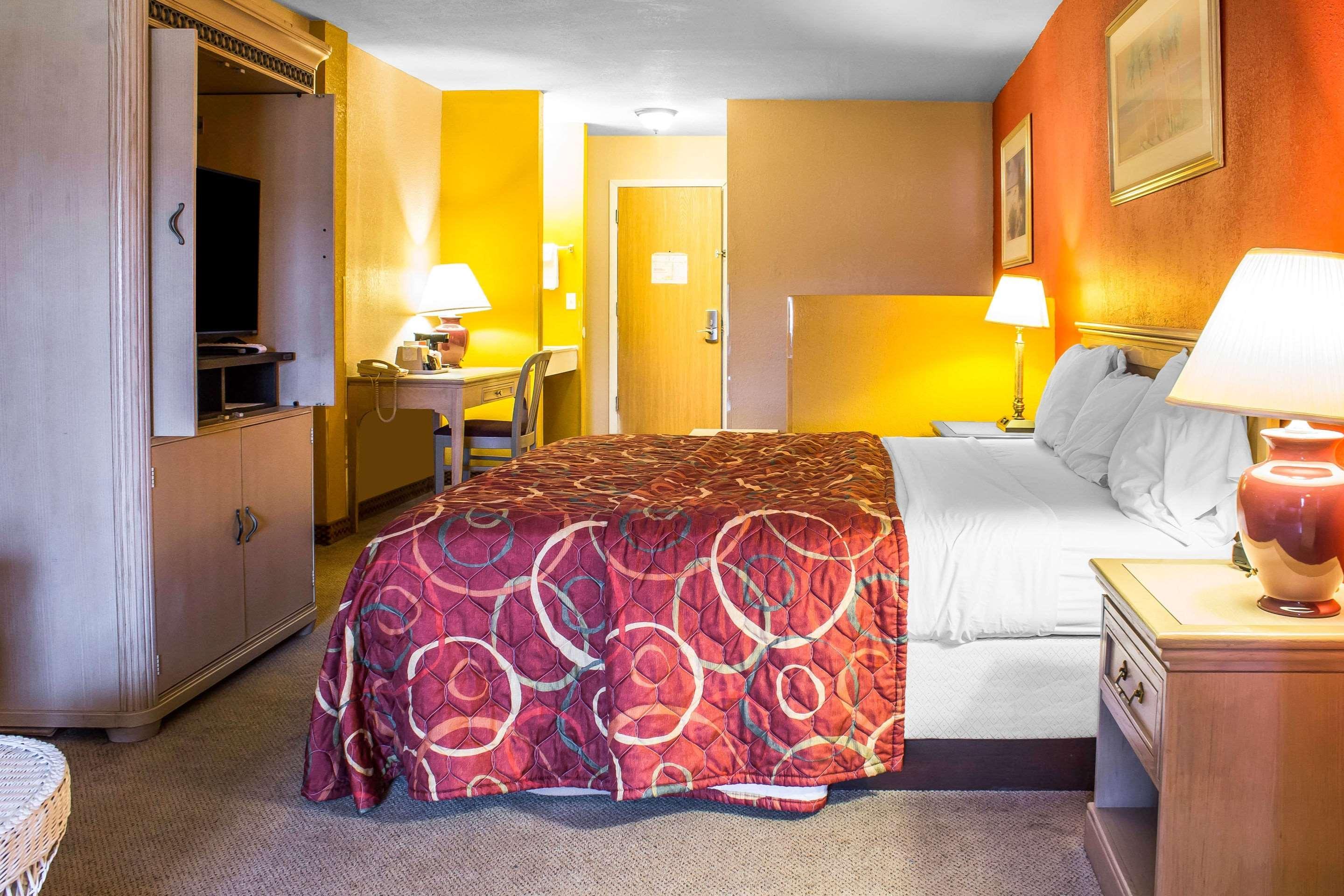 Econo Lodge Inn & Suites Walnut Esterno foto