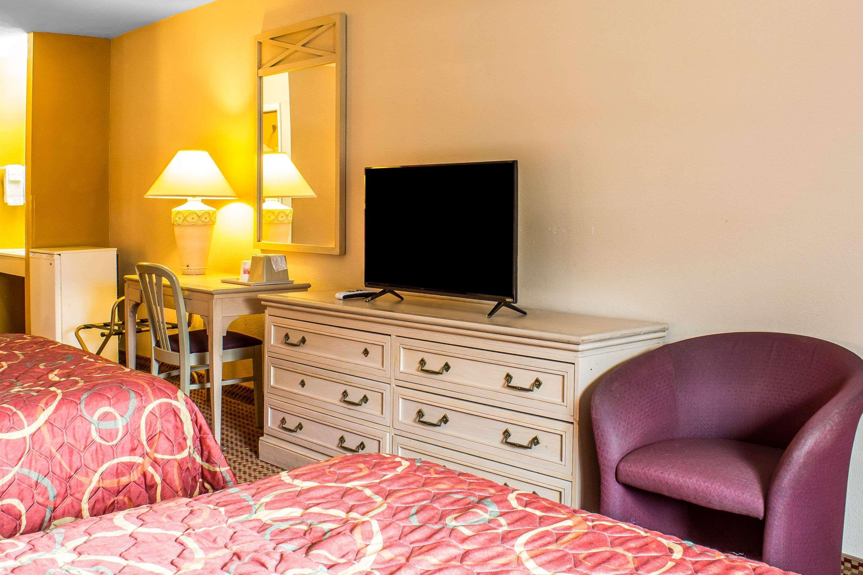 Econo Lodge Inn & Suites Walnut Esterno foto