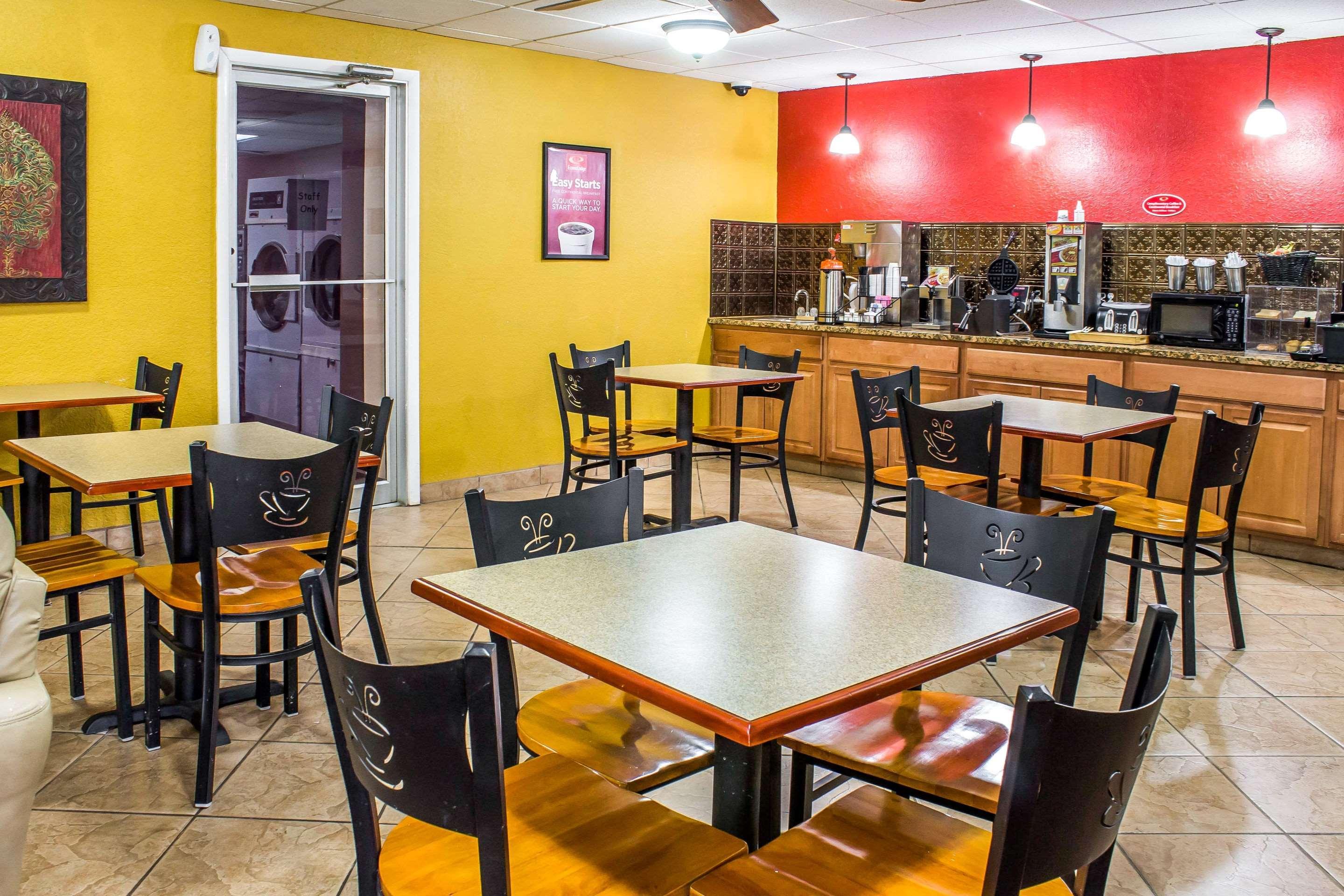 Econo Lodge Inn & Suites Walnut Esterno foto