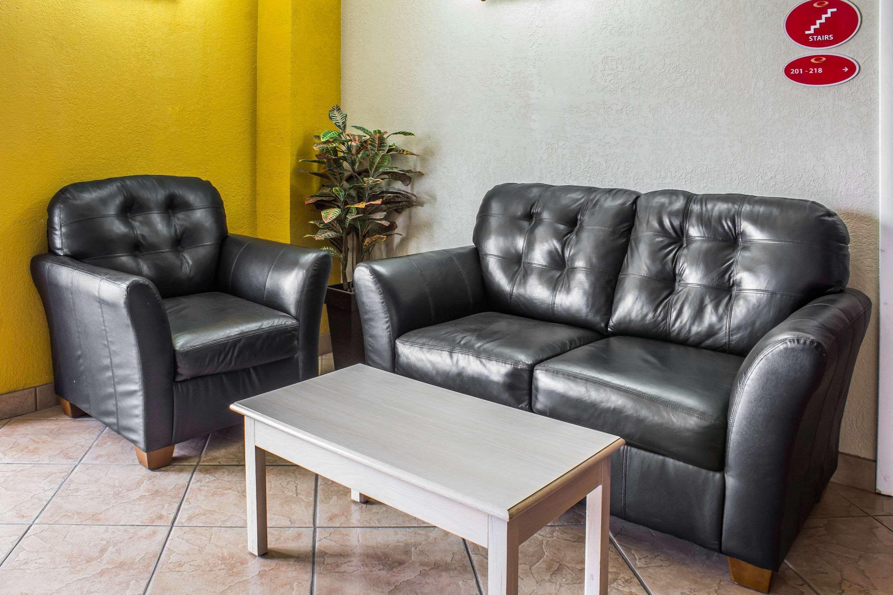Econo Lodge Inn & Suites Walnut Esterno foto